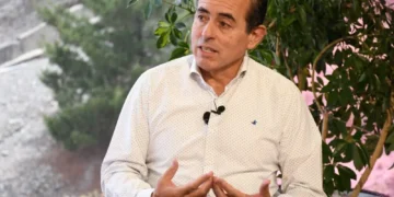 César Dockweiler, alcalde de La Paz, durante una entrevista sobre la crisis y el diálogo.