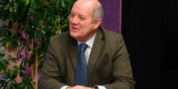 Carlos Daniel Chávez-Taffur Schmidt, embajador de Perú en Bolivia en entrevista en el programa Piedra, Papel y Tinta de La Razón.