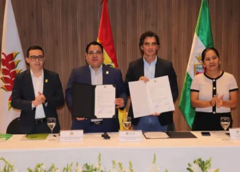 La firma del convenio/Fiscalía General