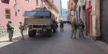 Un carro Neptuno cerca de la plaza Murillo en La Paz.
Foto: DTV