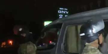 Efectivos policiales en operativo en Parotani, Cochabamba.
Foto: Unitel