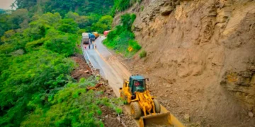 Trabajos de mantenimiento con maquinaria pesada. Foto: Ministerio de Obras Públicas