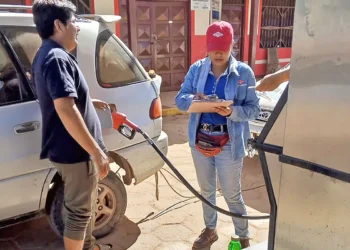 Venta de combustible en San Borja. Foto: YPFB