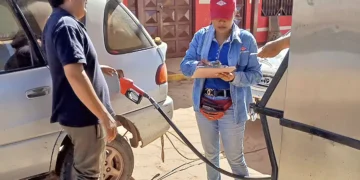 Venta de combustible en San Borja. Foto: YPFB