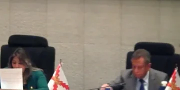 El ministro Oviedo en la Asamblea. Foto: Captura