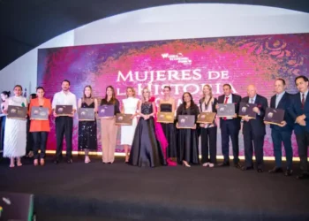 WEB presenta libro ‘Mujeres de la Historia"
Foto referencial