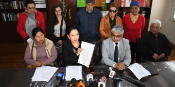 Equipo jurídico de Evo Morales en conferencia de prensa. Foto: APG