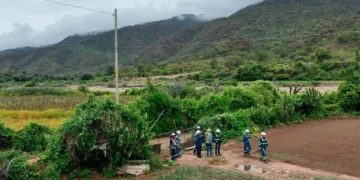 Inspección de obras del Programa de Electrificación Rural III (PER III). Foto: ENDE