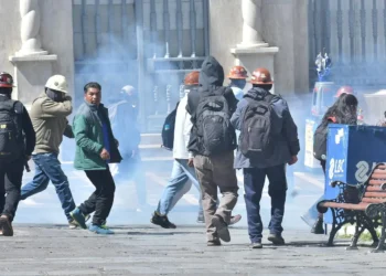 Enfrentamientos en la sede de Gobierno. Foto: APG