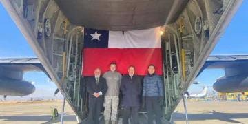 Avión chileno llega a El Alto. Foto: APG