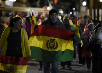 La Marcha por la democracia inundó las calles del centro de Santa Cruz de la Sierra.
Foto: APG