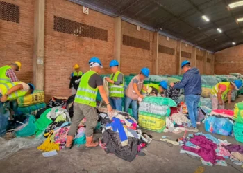 El operativo de inutilización de mercadería. Foto: Aduana