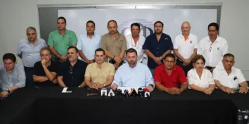 Rueda de prensa que brindaron representantes del sector agropecuario. Foto: CAO