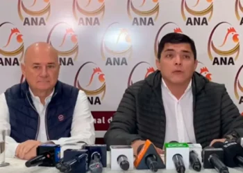 Conferencia de prensa de los avicultores