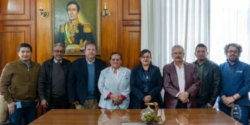 Autoridades del Ministerio de Salud y la Umsa. Foto: Umsa.