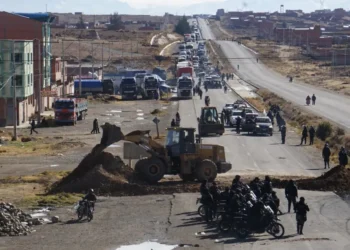 Desbloqueo en la ruta La Paz-Oruro.
Foto: APG