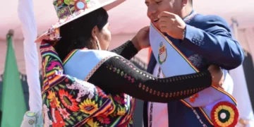Leonardo Loza juró como gobernador de Cochabamba.
Foto: RRSS