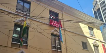 Miembros de la COB tomaron el edificio del Ministerio de Trabajo.
Foto: Unitel