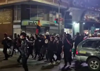 La ciudadanía de La Paz salió a marchar en contra de los bloqueos.
Foto: Captura ANF