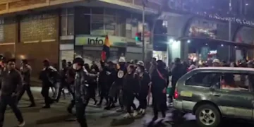 La ciudadanía de La Paz salió a marchar en contra de los bloqueos.
Foto: Captura ANF