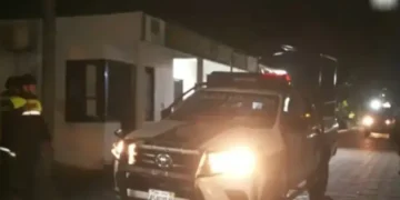 Efectivos policiales partieron de Santa Cruz a reforzar otras regiones.
Foto: Red Uno