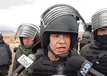 El Comandante Departamental de la Policía en Oruro, coronel Miguel Ángel Hidalgo.
Captura Pio XII