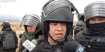 El Comandante Departamental de la Policía en Oruro, coronel Miguel Ángel Hidalgo.
Captura Pio XII