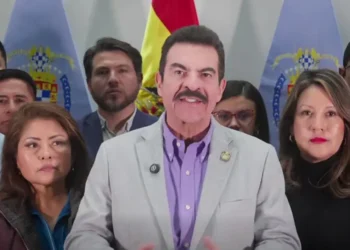 Manfred Reyes VIlla y los miembros de APB-Súmate.
Captura