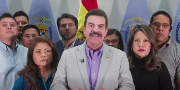 Manfred Reyes VIlla y los miembros de APB-Súmate.
Captura