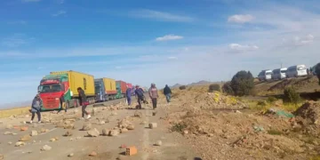 Bloqueo de carreteras en el departamento de Oruro. Foto: Ni Más ni Menos