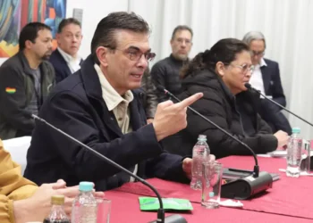 El presidente Paz durante una reunión desarrollada el sábado. Foto: Obras Públicas