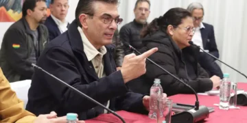 El presidente Paz durante una reunión desarrollada el sábado. Foto: Obras Públicas