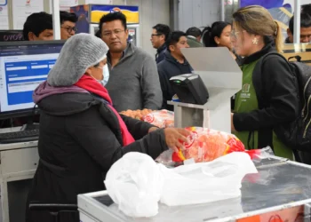 Venta de carne de pollo en agencias estatales. Foto: Emapa