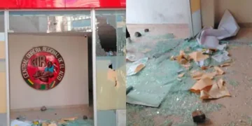 Marchistas vandalizan sede de la COR 
Foto referencial