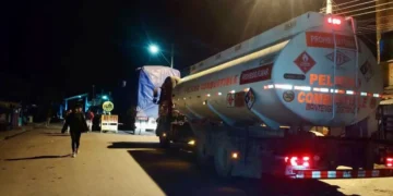 Una fotografía que posteó el Gobierno sobre el arribo de cisternas a Urujara. Foto: Ministerio de Obras Públicas