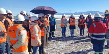 Inspección que realizaron los parlamentarios. Foto: YLB