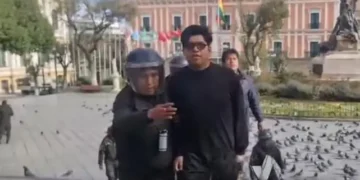 Trasladan a detenidos a la UTOP. Foto: Captura