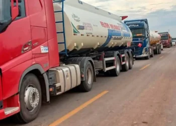 Hay varias cisternas varadas/RRSS