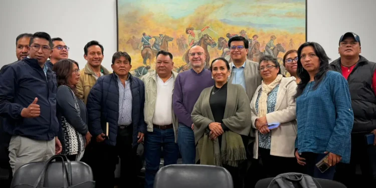 Reunión entre el ministro de Presidencia y los representantes de los municipios. Foto: RRSS.