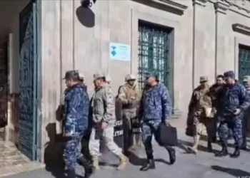 El Alto Mando Militar ingresa a Palacio Quemado. Foto: RRSS