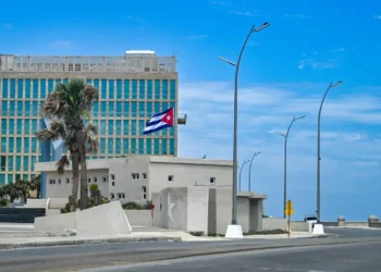 Varias empresas dejan la isla/AFP