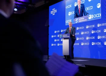 El secretario general de la OCDE, Mathias Cormann, al presentar el informe/AFP