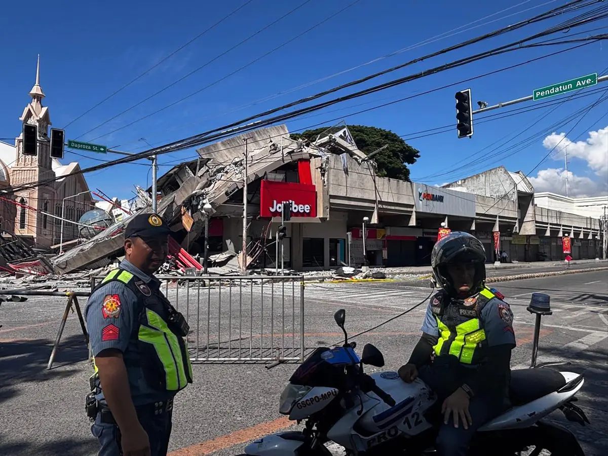 Varios edificios colapsaron/AFP