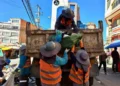 Obreros municipales realizaron el recojo de basura. FOTO: GAMLP