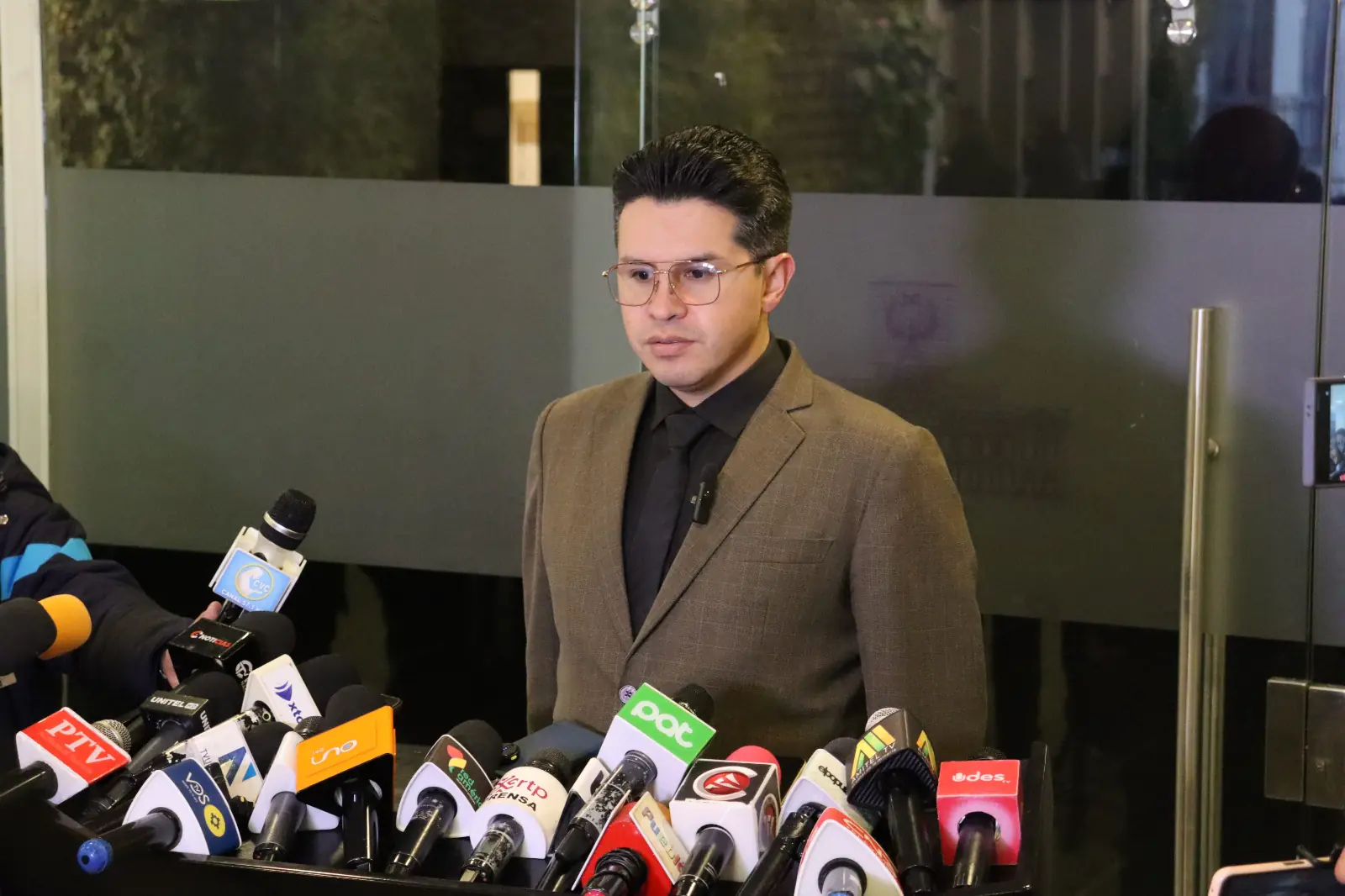 El diputado Manolo Rojas.
Diputados.