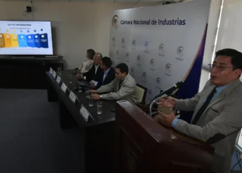Rueda de prensa de la Cámara Nacional de Industrias. Foto: APG