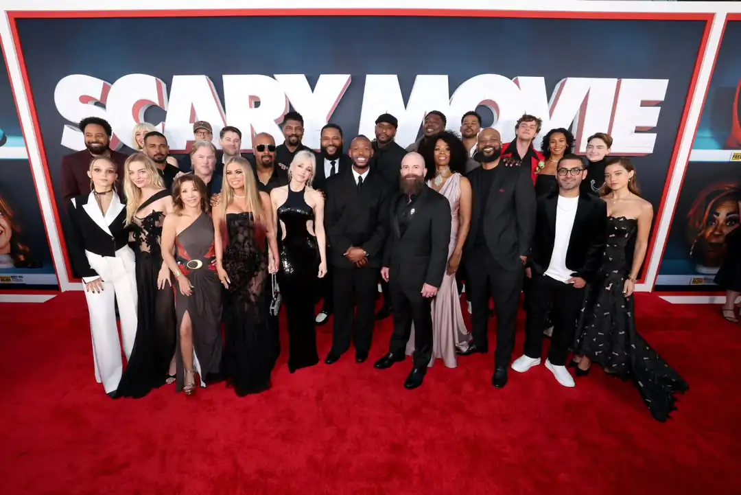 Elenco oficial de Scary Movie terroríficamente incorrecta