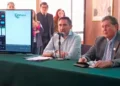 Marcelo Blanco (der.) y Freddy Zenteno durante la rueda de prensa