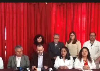 Conferencia de prensa de representantes de gremios médicos. FOTO: Captura RRSS