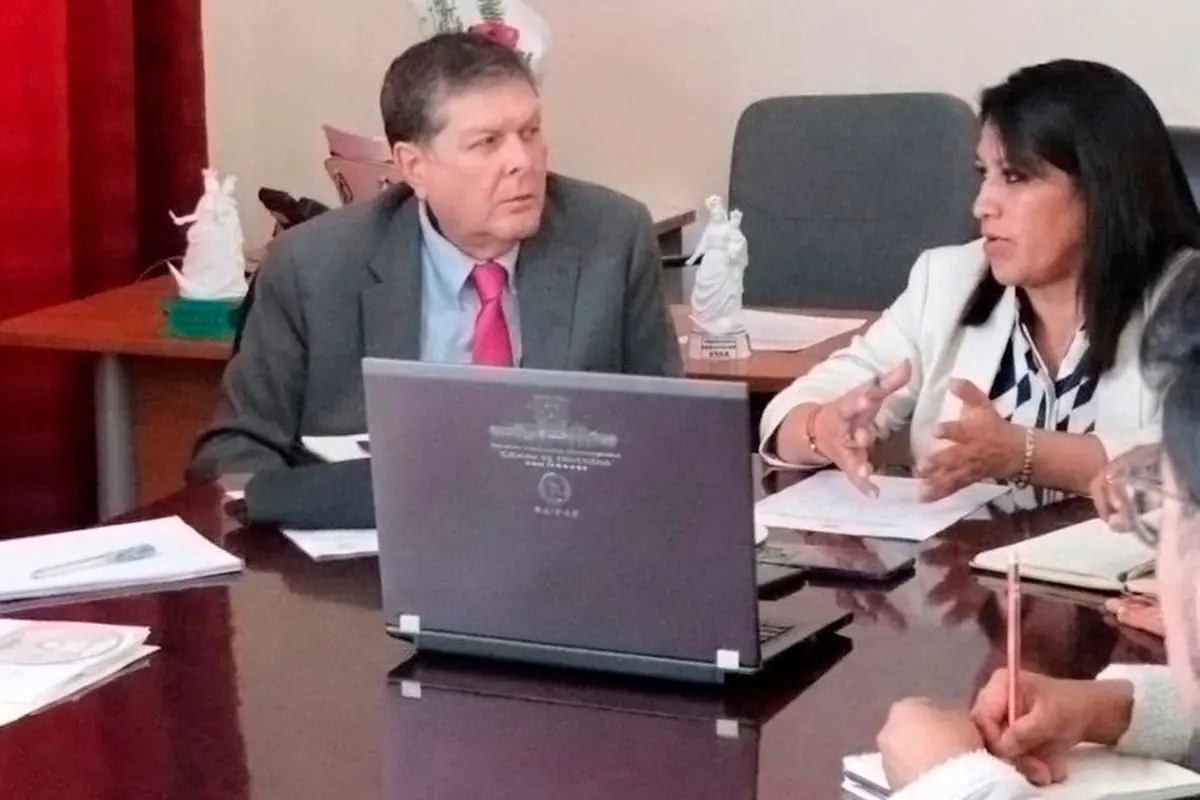 El ministro Blanco junto a la diputada Ximena Arispe. Foto: Ministerio de Hidrocarburos